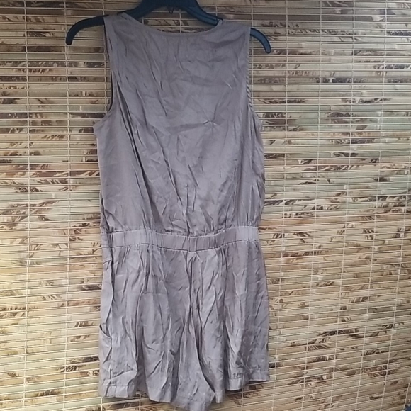 Romper - Picture 2 of 7